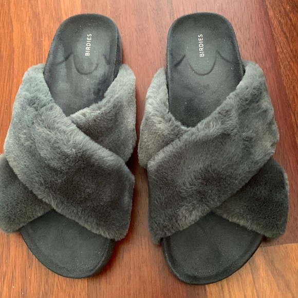 Birdies- The Robin slide
Pewter Faux Fur - Picture 1 of 2